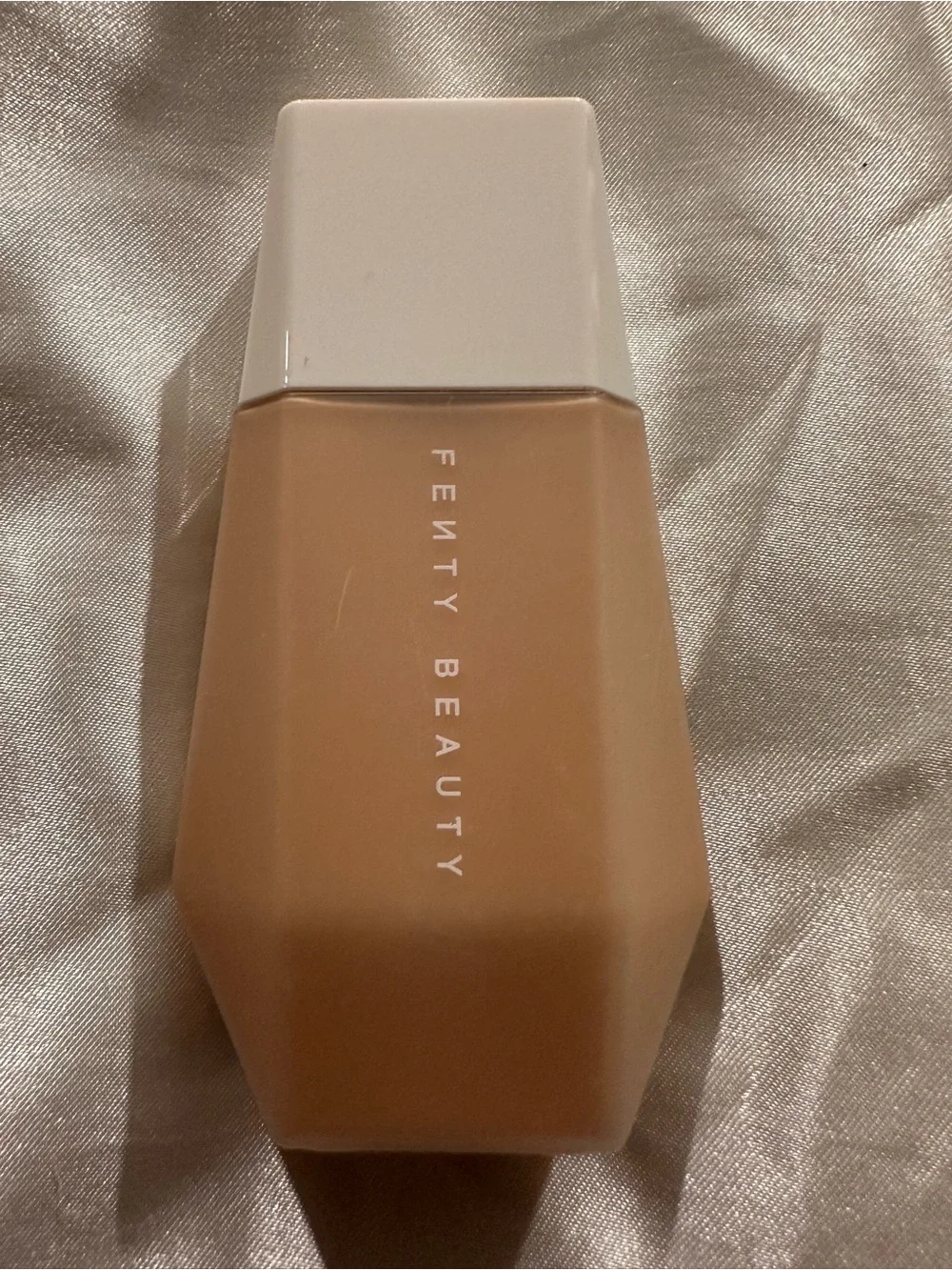 Fenty Beauty Eaze Drop Blurring Skin Tint NWT Shade 8